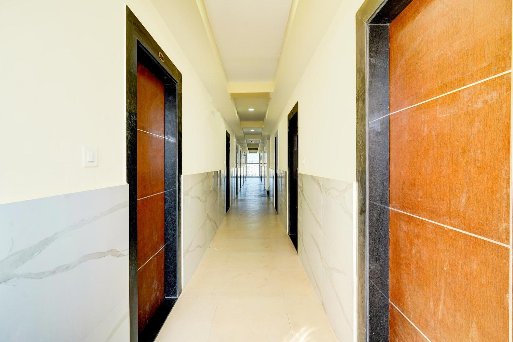 Super Hotel O Sri Vishnu Prime Opposite The Studio Salon, Kundalhalli Gate بنغالور المظهر الخارجي الصورة
